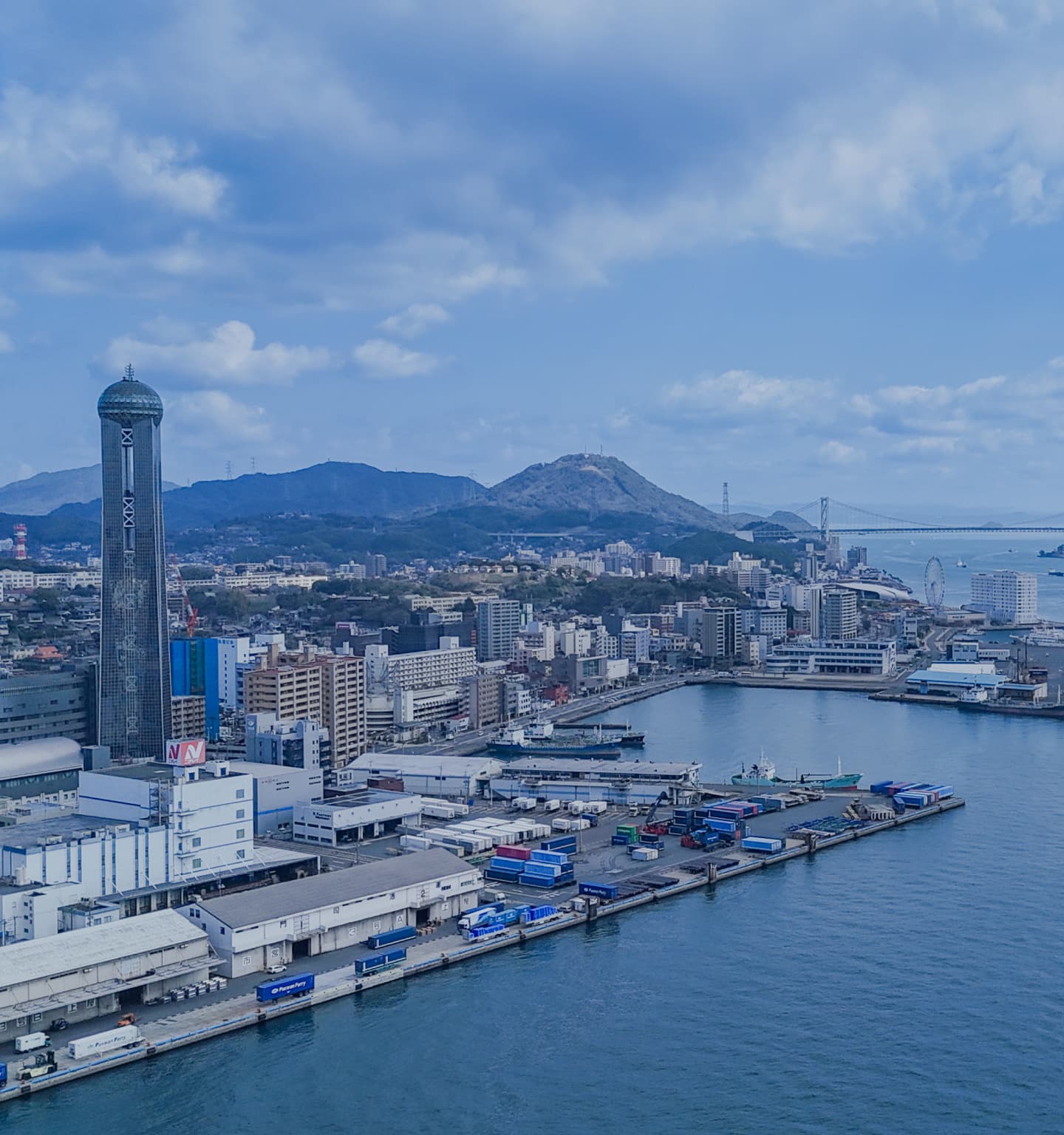 足立港運株式会社